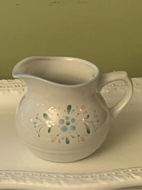 Vintage Fascino Stoneware Creamer Crafted in Japan by Yamaka